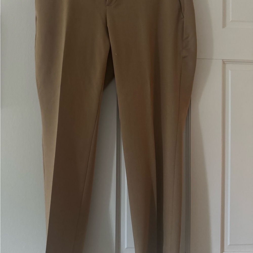 Banana Republic Woman’s cropped (ankle) Khaki Trousers.